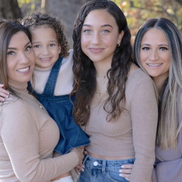 Meet your Posher, Rosaria - Picture 1 of 1